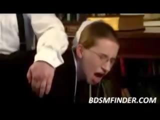 Amish treyler kız spanked üzerinde onun knee