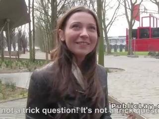 Belgiškas hottie sucks bjaurybė į viešumas