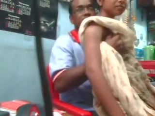 Indisch desi teenager gefickt von nachbar onkel drinnen geschäft